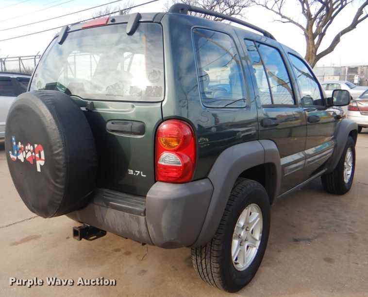 image for item IG9563 2003 Jeep Liberty  SUV