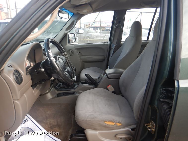 image for item IG9563 2003 Jeep Liberty  SUV