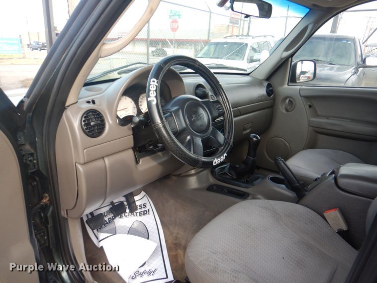 image for item IG9563 2003 Jeep Liberty  SUV