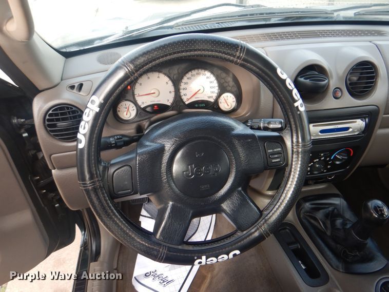 image for item IG9563 2003 Jeep Liberty  SUV