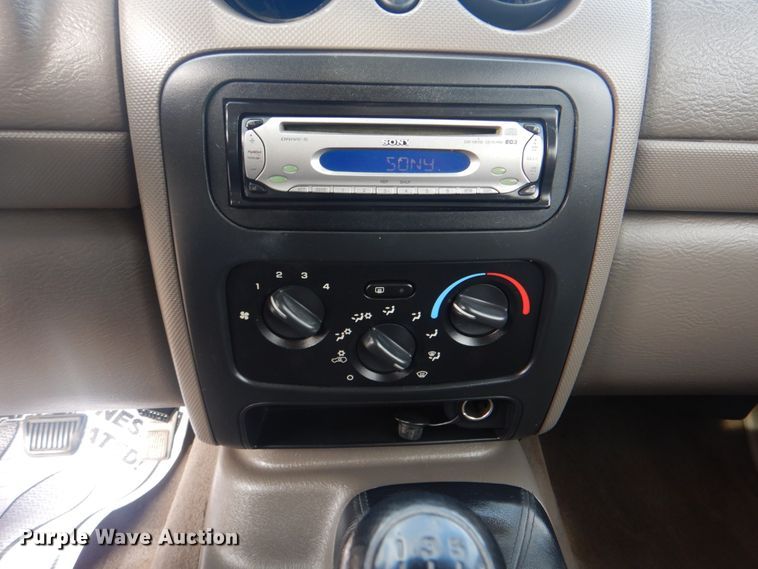 image for item IG9563 2003 Jeep Liberty  SUV