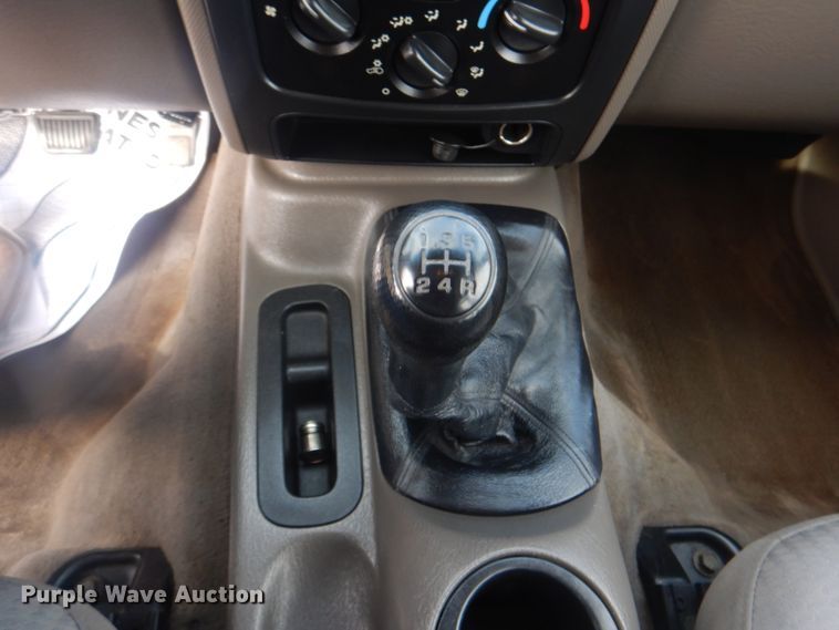 image for item IG9563 2003 Jeep Liberty  SUV