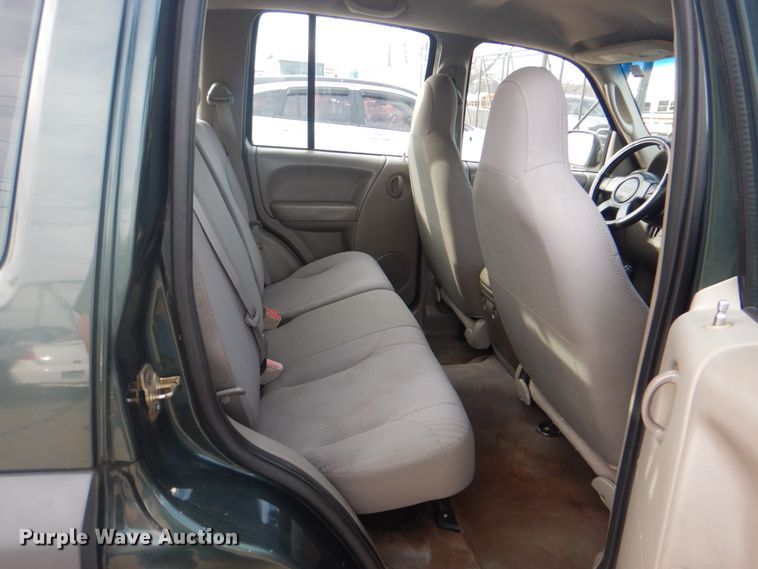 image for item IG9563 2003 Jeep Liberty  SUV