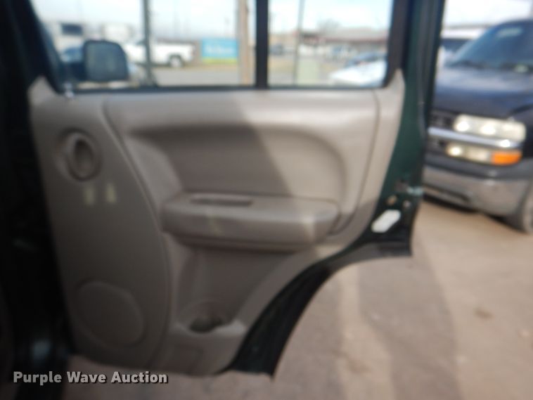 image for item IG9563 2003 Jeep Liberty  SUV