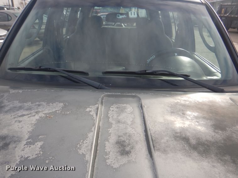 image for item IG9563 2003 Jeep Liberty  SUV