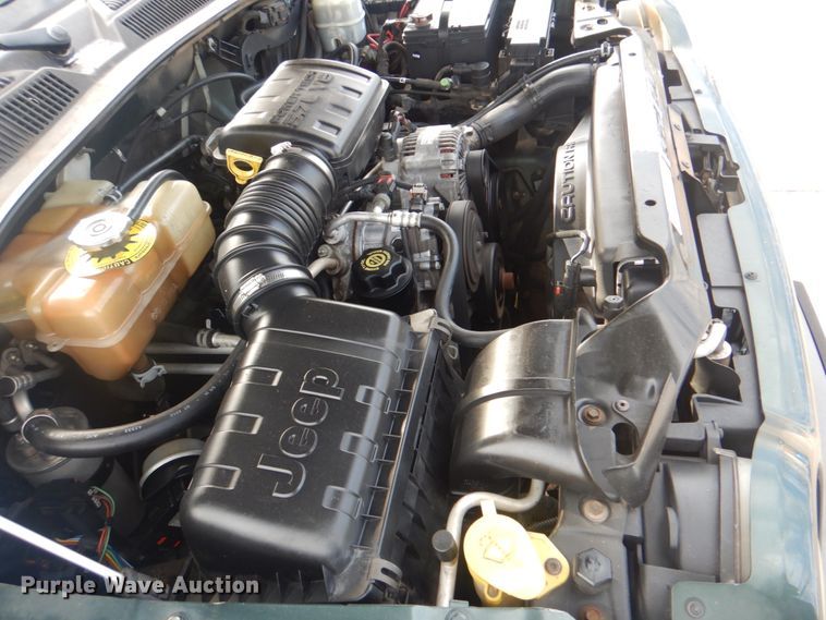 image for item IG9563 2003 Jeep Liberty  SUV