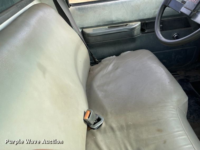 image for item IJ9581 2000 GMC C6500  dump truck