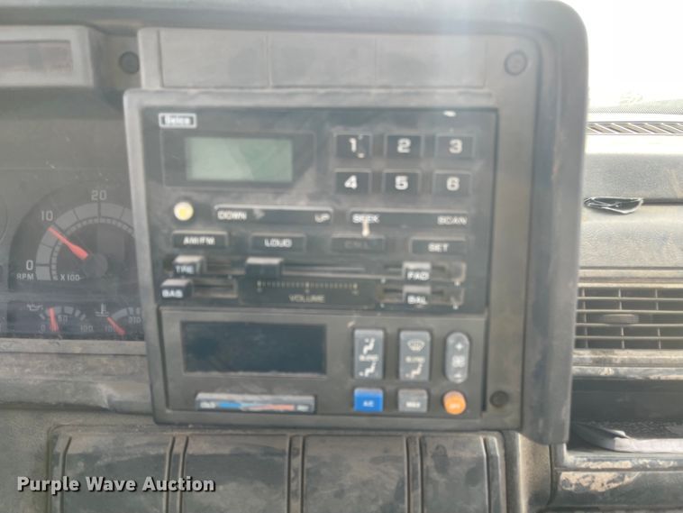 image for item IJ9581 2000 GMC C6500  dump truck