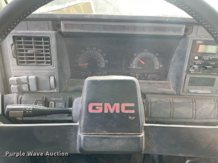 image for item IJ9581 2000 GMC C6500  dump truck