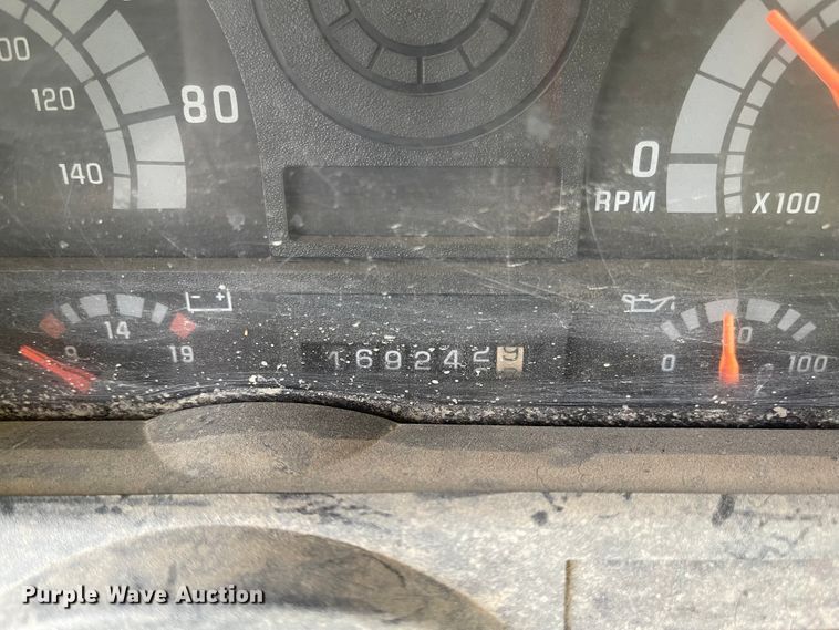 image for item IJ9581 2000 GMC C6500  dump truck