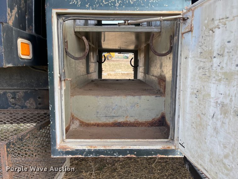 image for item IJ9581 2000 GMC C6500  dump truck