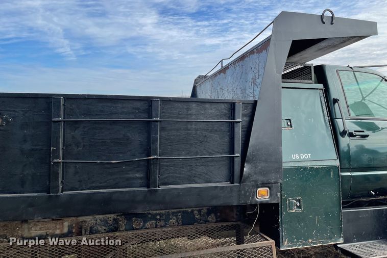 image for item IJ9581 2000 GMC C6500  dump truck