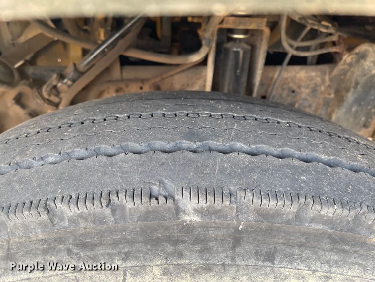 image for item IJ9581 2000 GMC C6500  dump truck