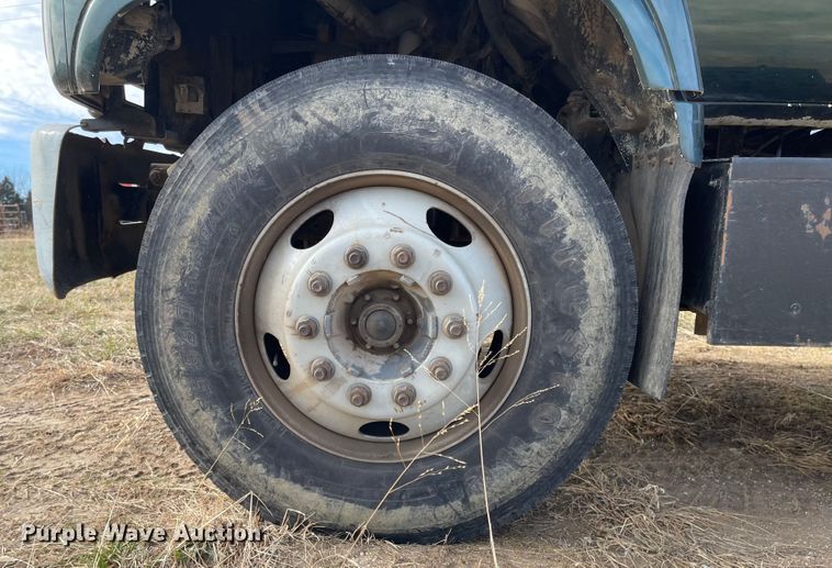 image for item IJ9581 2000 GMC C6500  dump truck