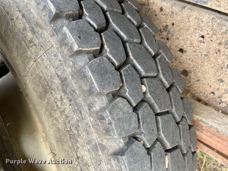 image for item IJ9581 2000 GMC C6500  dump truck