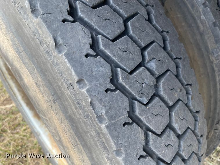 image for item IJ9581 2000 GMC C6500  dump truck