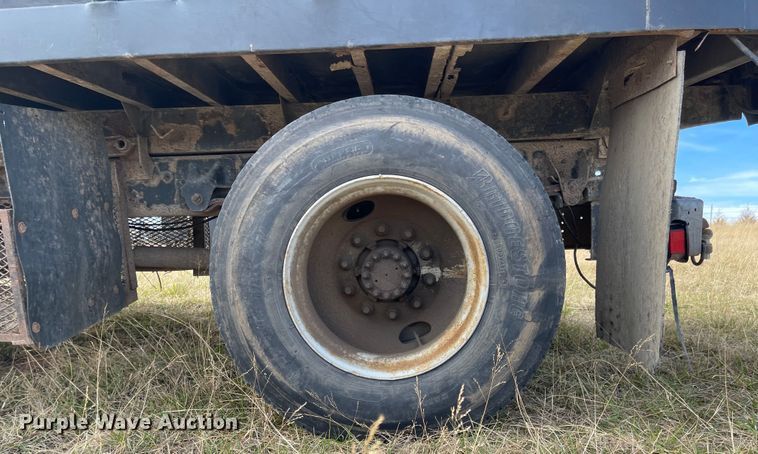 image for item IJ9581 2000 GMC C6500  dump truck