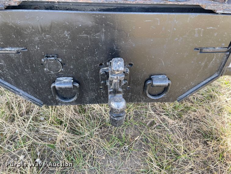 image for item IJ9583 2012 Ford F450 Super Duty XL  Crew Cab dump truck