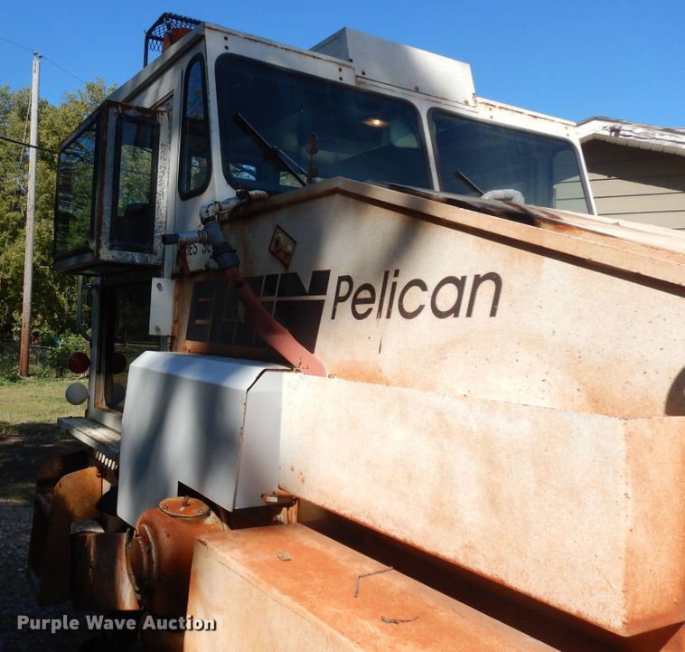 image for item IK9507 Elgin Pelican Series SE  street sweeper truck