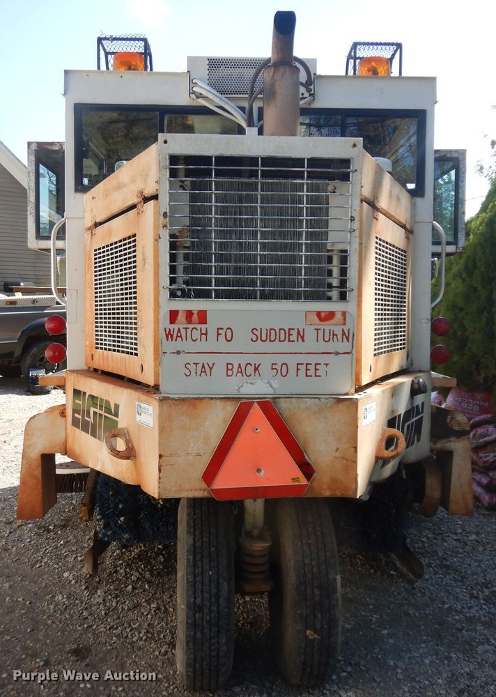 image for item IK9507 Elgin Pelican Series SE  street sweeper truck