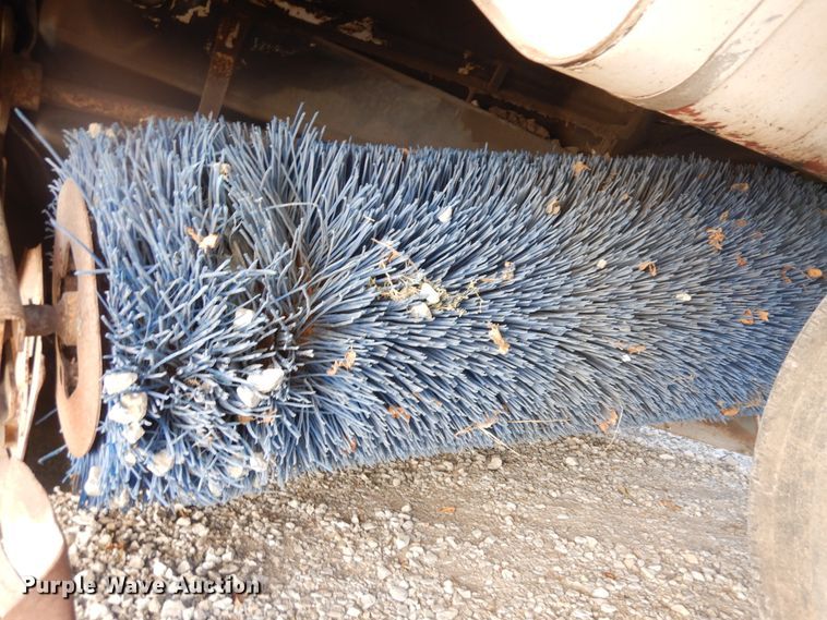 image for item IK9507 Elgin Pelican Series SE  street sweeper truck