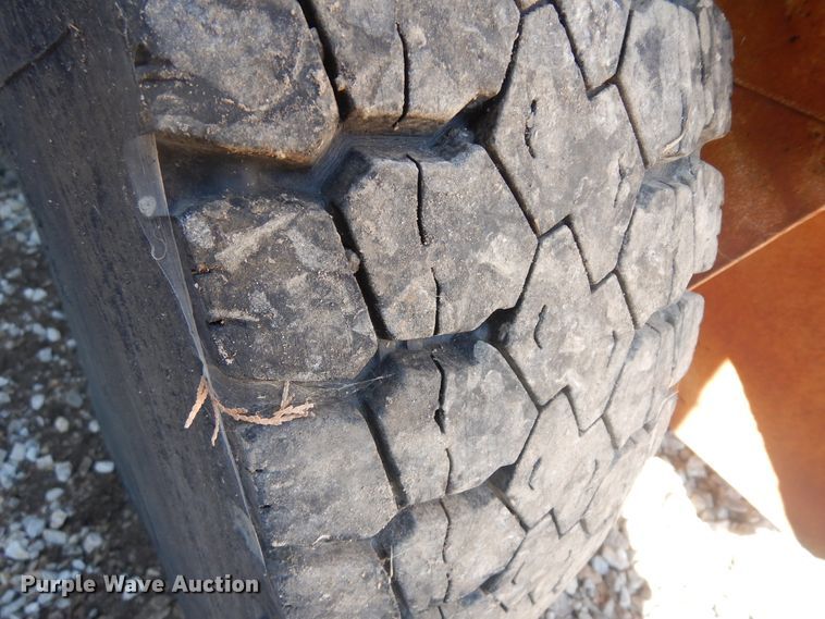 image for item IK9507 Elgin Pelican Series SE  street sweeper truck