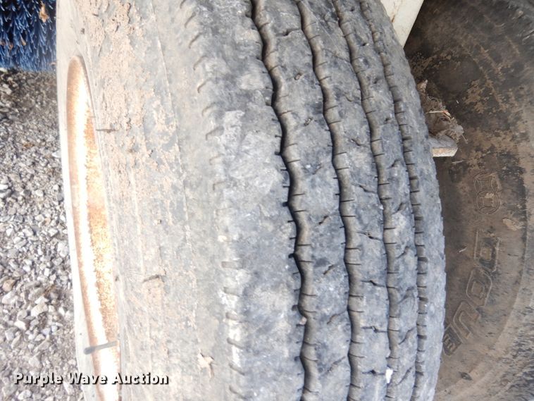 image for item IK9507 Elgin Pelican Series SE  street sweeper truck