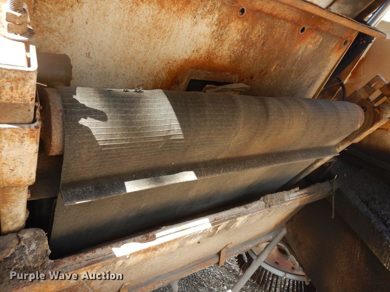 image for item IK9507 Elgin Pelican Series SE  street sweeper truck