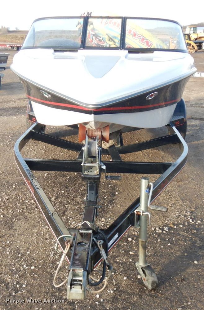 image for item IO9577 2000 Tige 20CI  boat