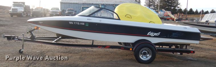 image for item IO9577 2000 Tige 20CI  boat