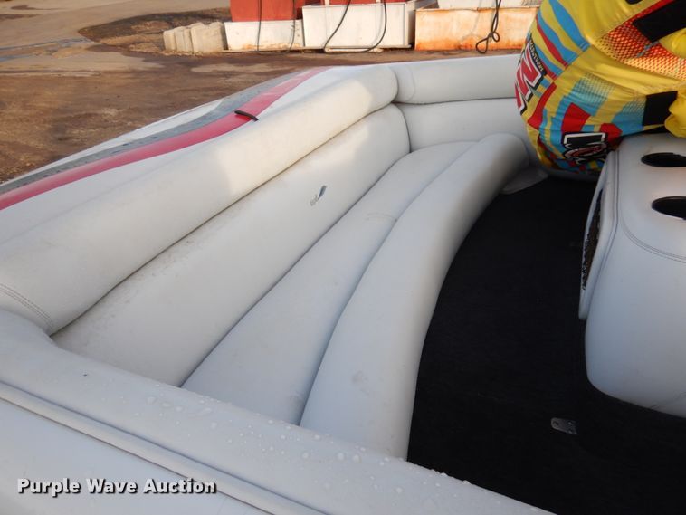 image for item IO9577 2000 Tige 20CI  boat