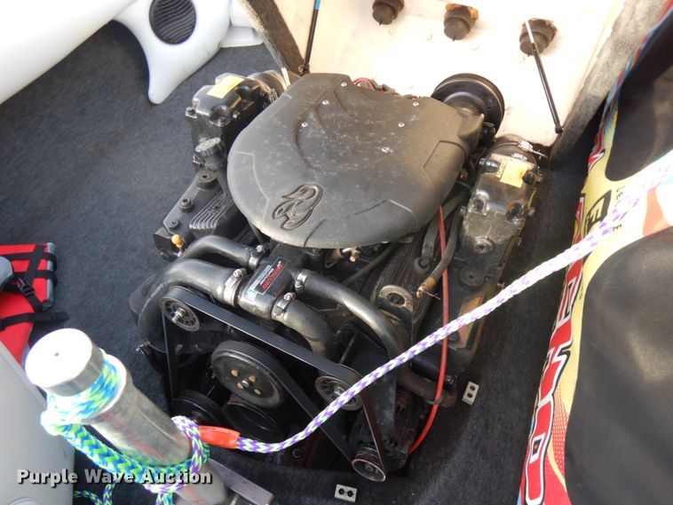 image for item IO9577 2000 Tige 20CI  boat