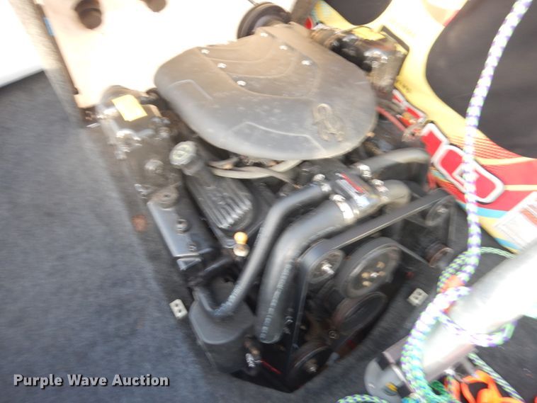 image for item IO9577 2000 Tige 20CI  boat