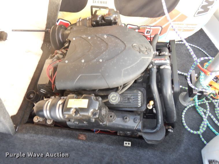 image for item IO9577 2000 Tige 20CI  boat