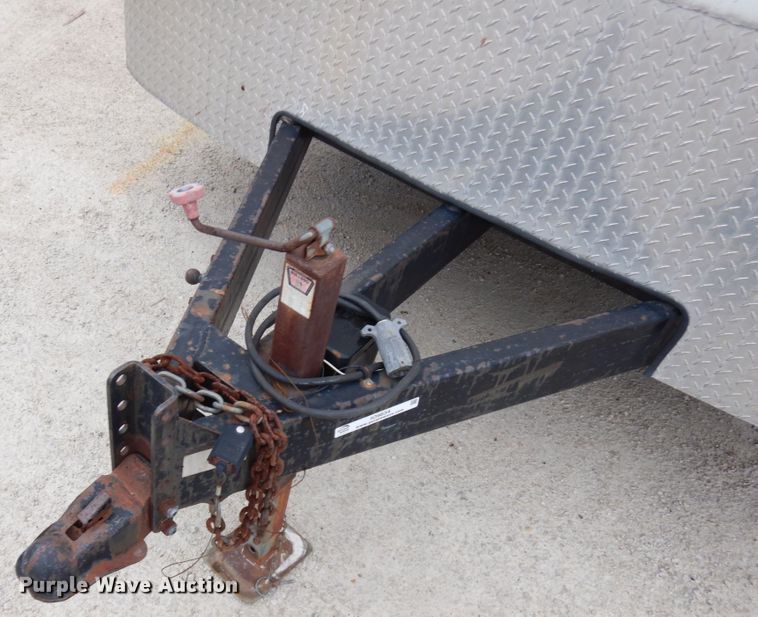 image for item IO9634 2003 Doolittle  enclosed cargo trailer