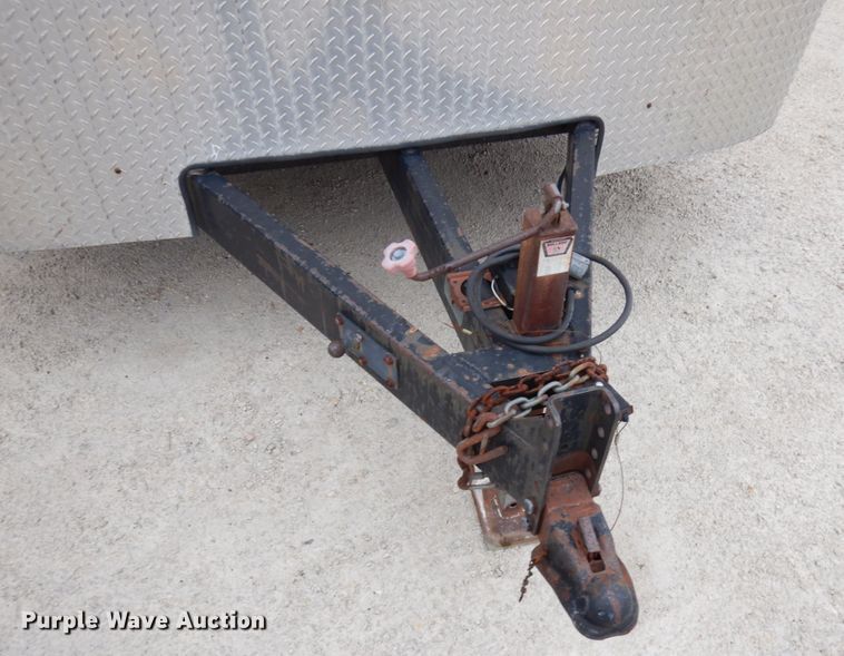 image for item IO9634 2003 Doolittle  enclosed cargo trailer