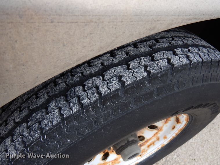 image for item IO9634 2003 Doolittle  enclosed cargo trailer