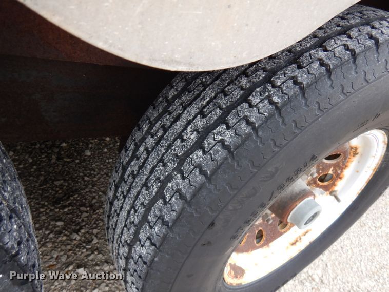 image for item IO9634 2003 Doolittle  enclosed cargo trailer