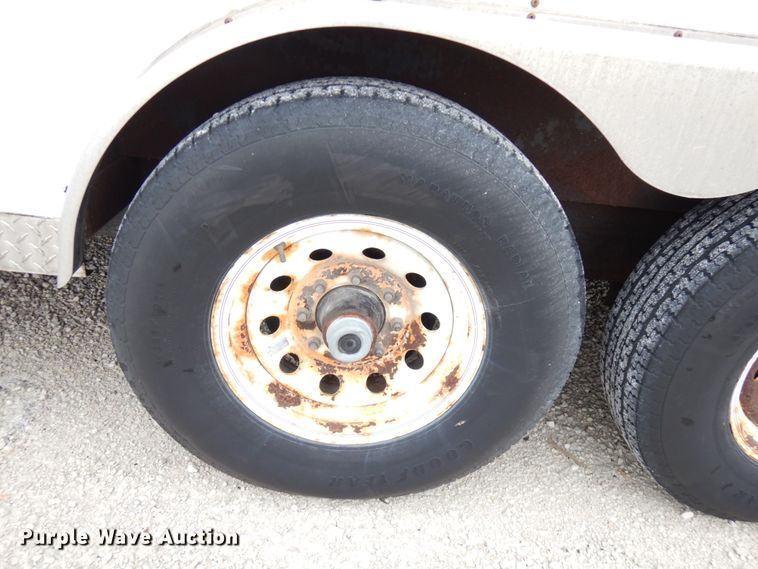 image for item IO9634 2003 Doolittle  enclosed cargo trailer