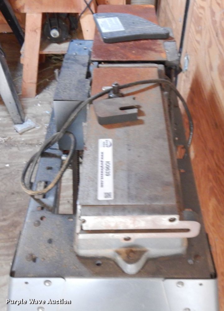 image for item IO9639 Craftsman 113 206932  planer