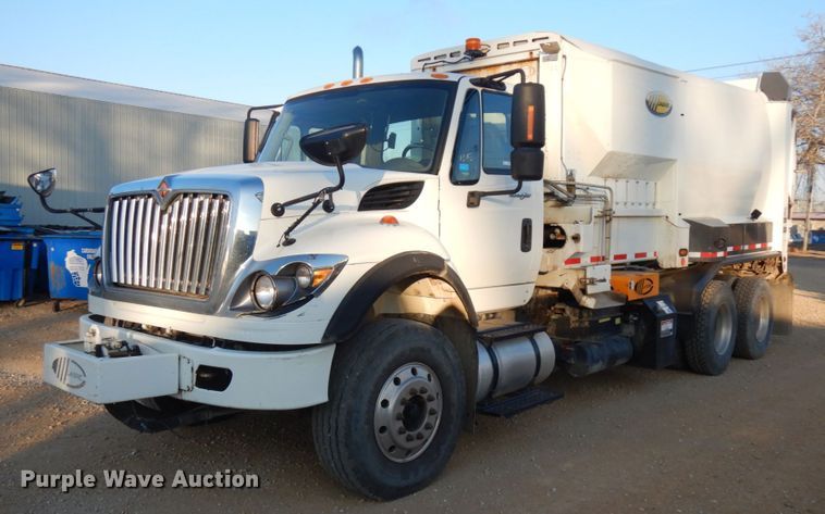 image for item IO9649 2012 International WorkStar 7400  refuse truck