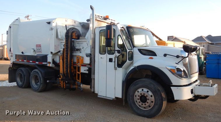 image for item IO9649 2012 International WorkStar 7400  refuse truck