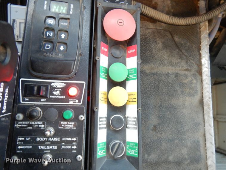 image for item IO9649 2012 International WorkStar 7400  refuse truck