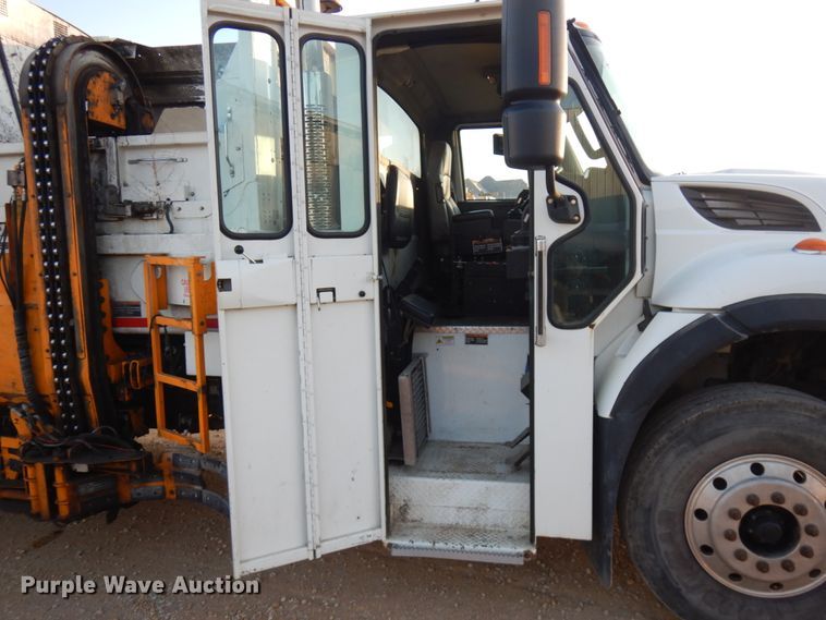 image for item IO9649 2012 International WorkStar 7400  refuse truck