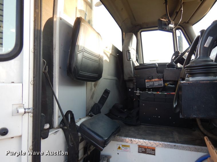 image for item IO9649 2012 International WorkStar 7400  refuse truck