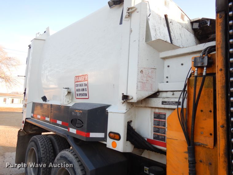 image for item IO9649 2012 International WorkStar 7400  refuse truck