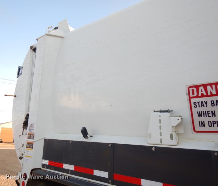 image for item IO9649 2012 International WorkStar 7400  refuse truck