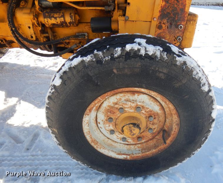 image for item IO9655 1974 Case 580B Construction King  tractor