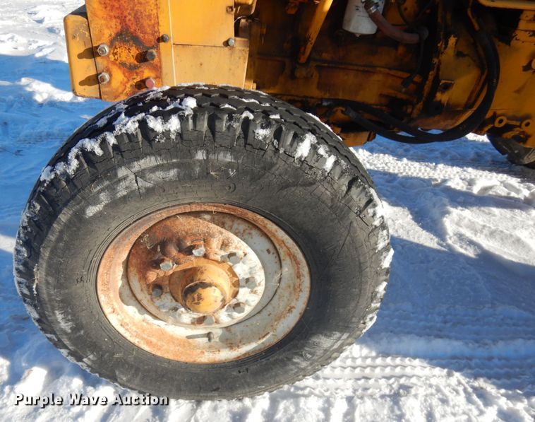 image for item IO9655 1974 Case 580B Construction King  tractor