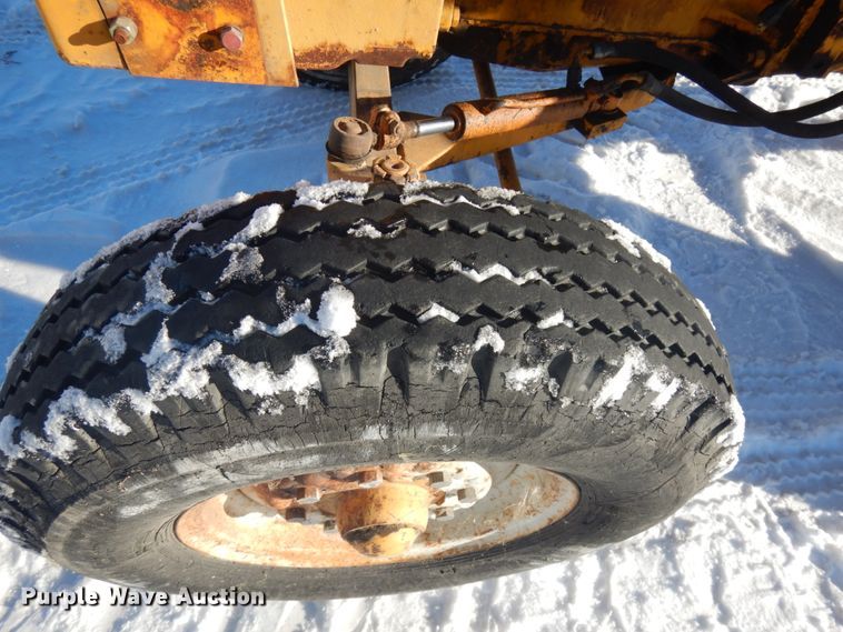 image for item IO9655 1974 Case 580B Construction King  tractor